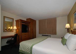 Ramada Inn Foothills Resort 02.[1]
